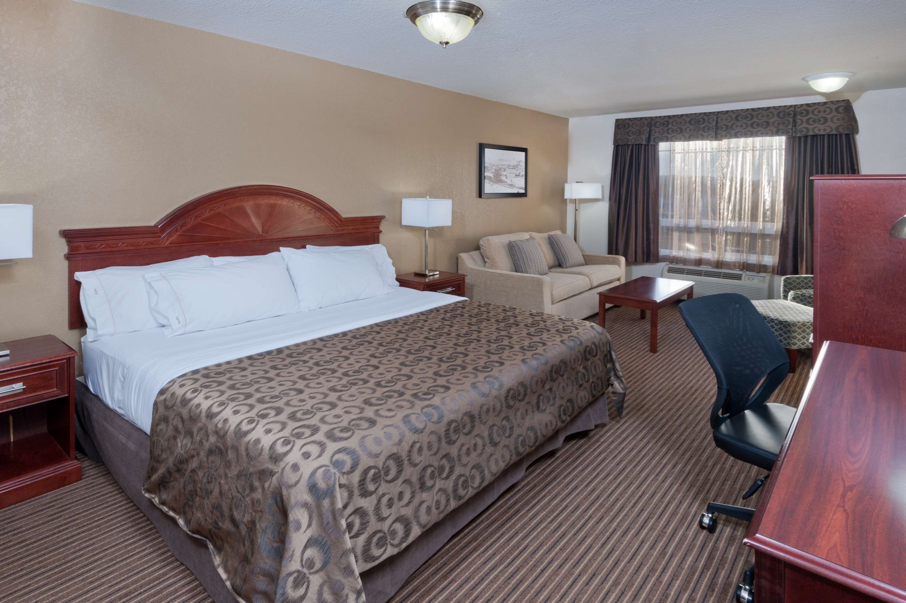SureStay Plus Hotel by Best Western Drumheller