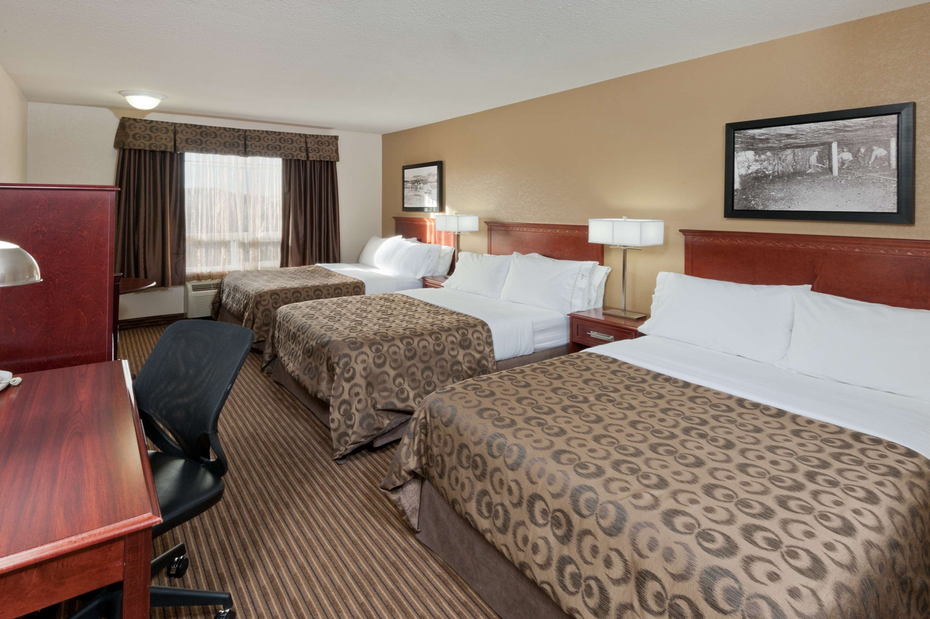 SureStay Plus Hotel by Best Western Drumheller