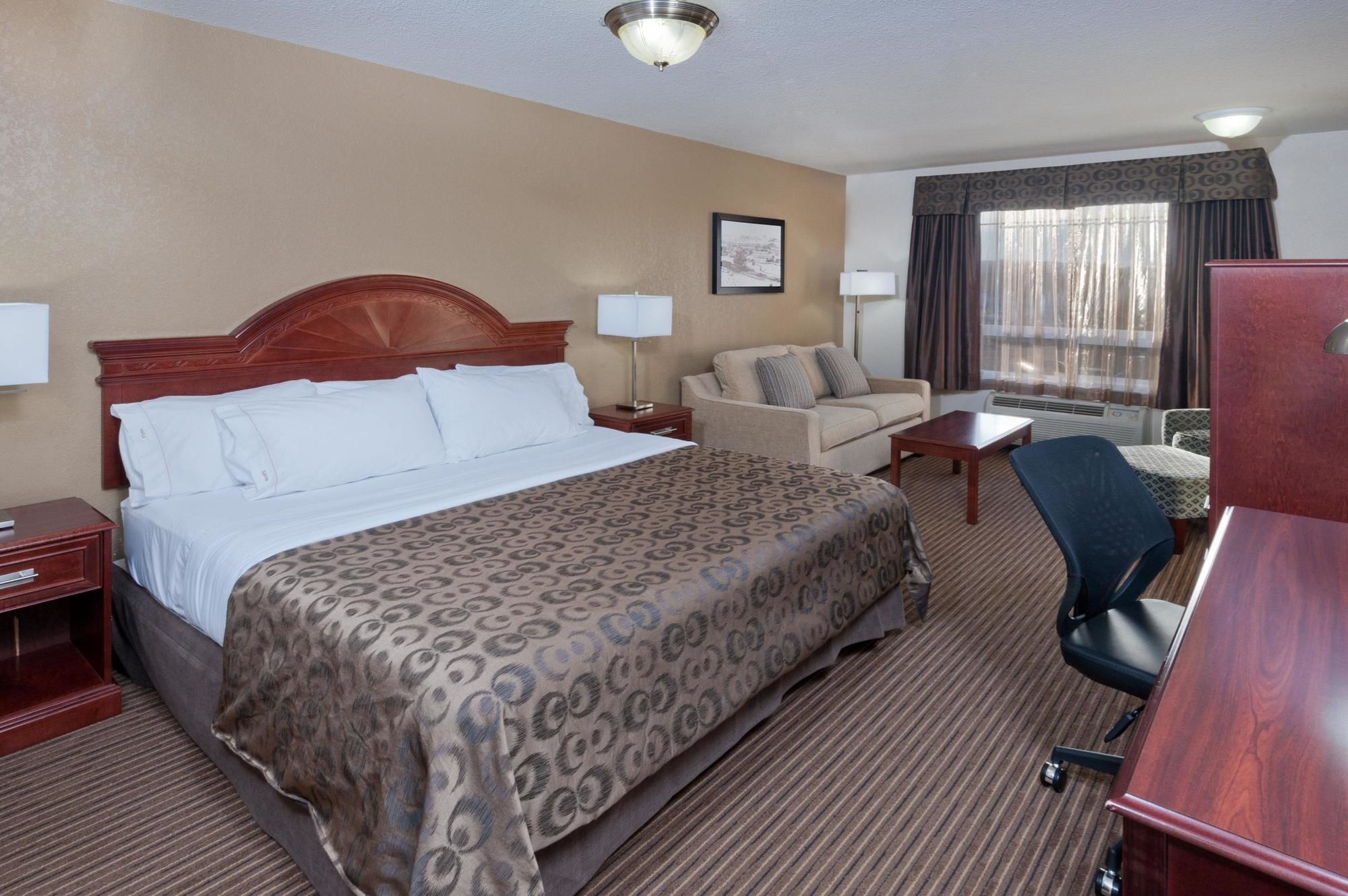 SureStay Plus Hotel by Best Western Drumheller