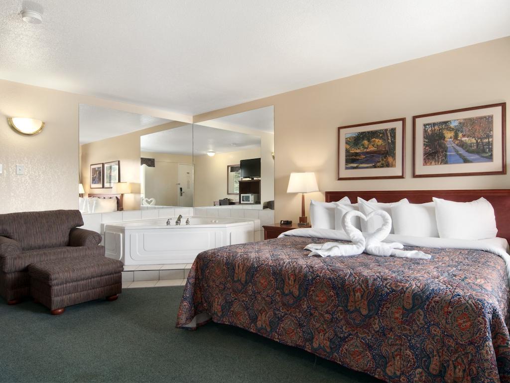 Travelodge by Wyndham Drumheller