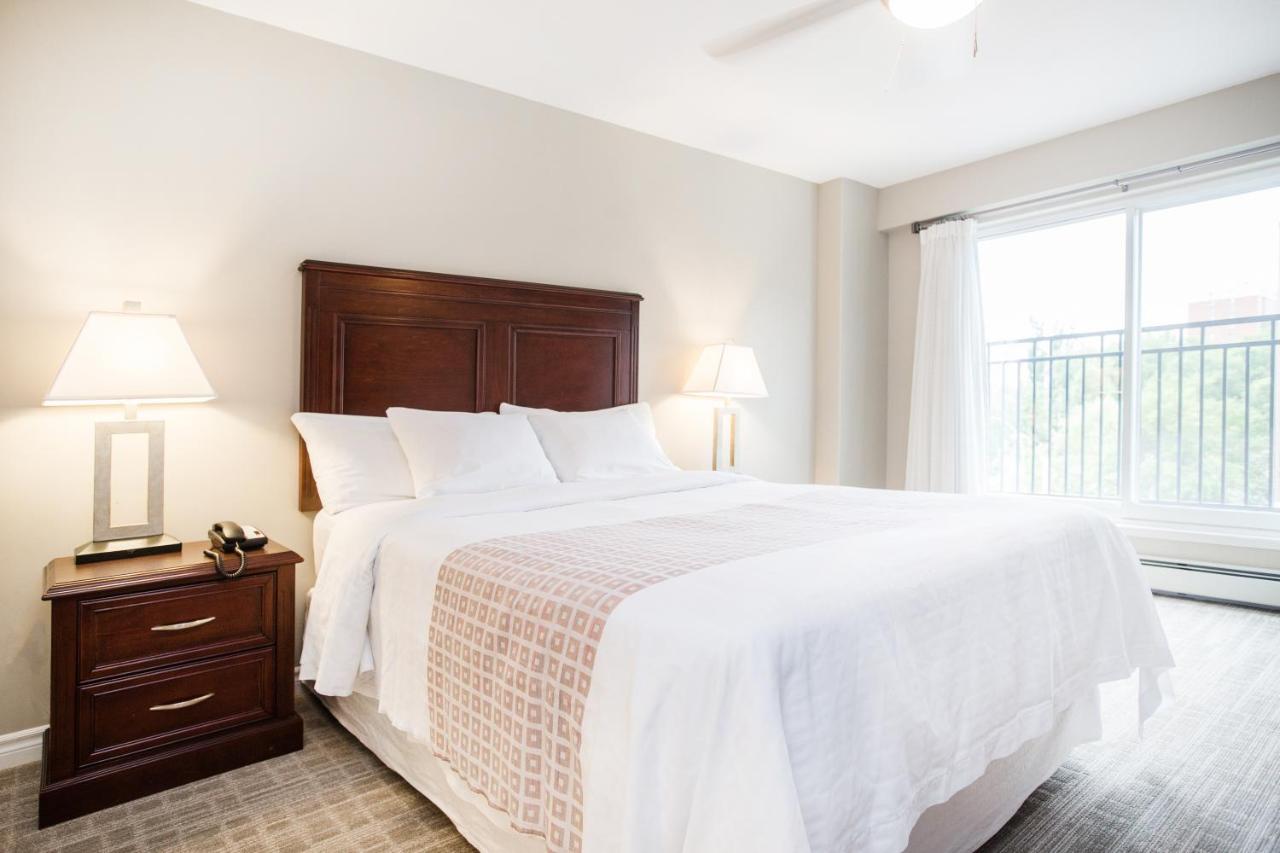 Canterra Suites Apartment Hotel