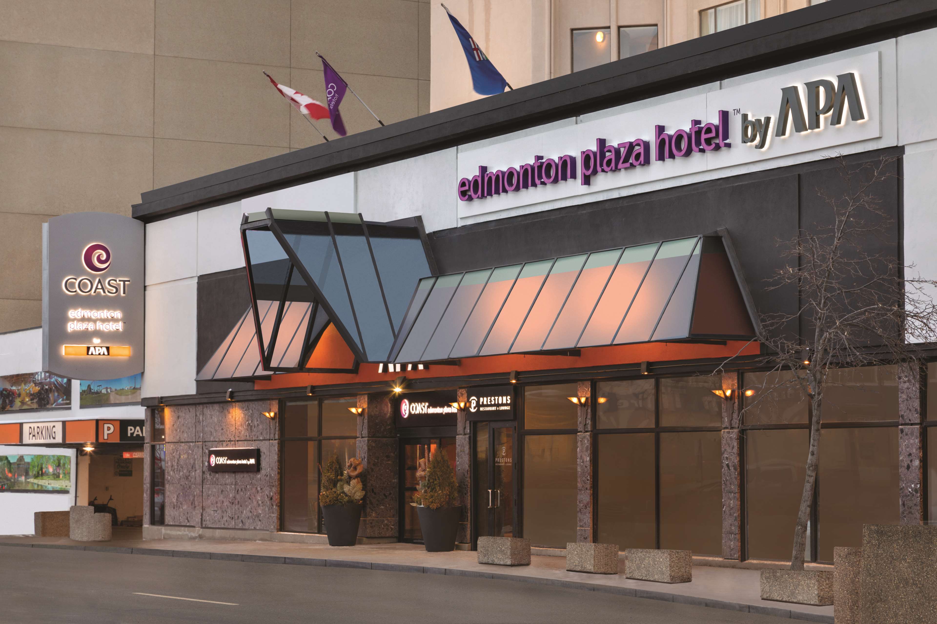 Coast Edmonton Plaza Hotel by APA