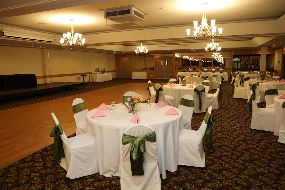 Continental Inn And Suites