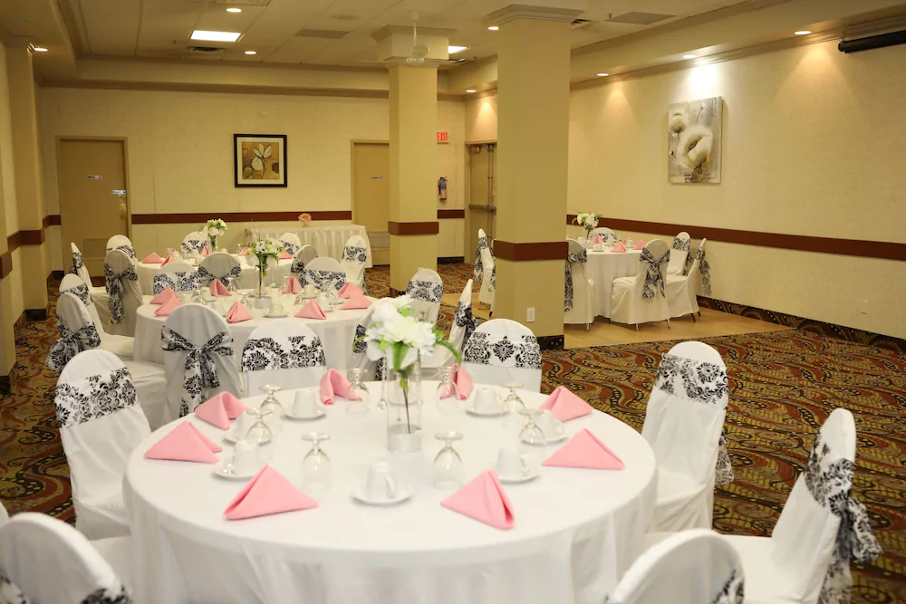 Continental Inn And Suites