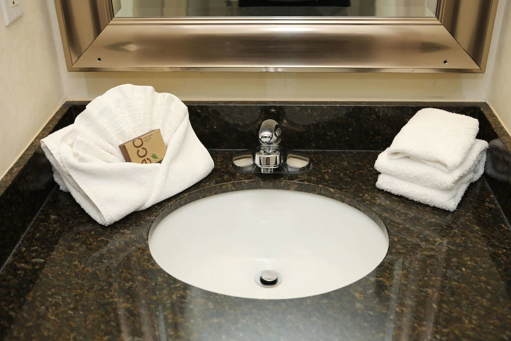 Continental Inn And Suites