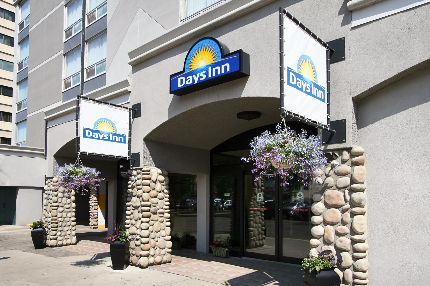 Days Inn by Wyndham Edmonton Downtown