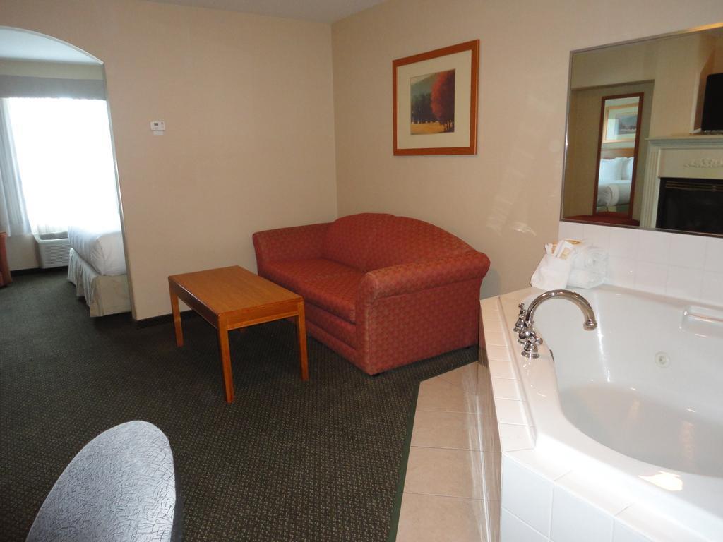 Days Inn by Wyndham Edmonton South