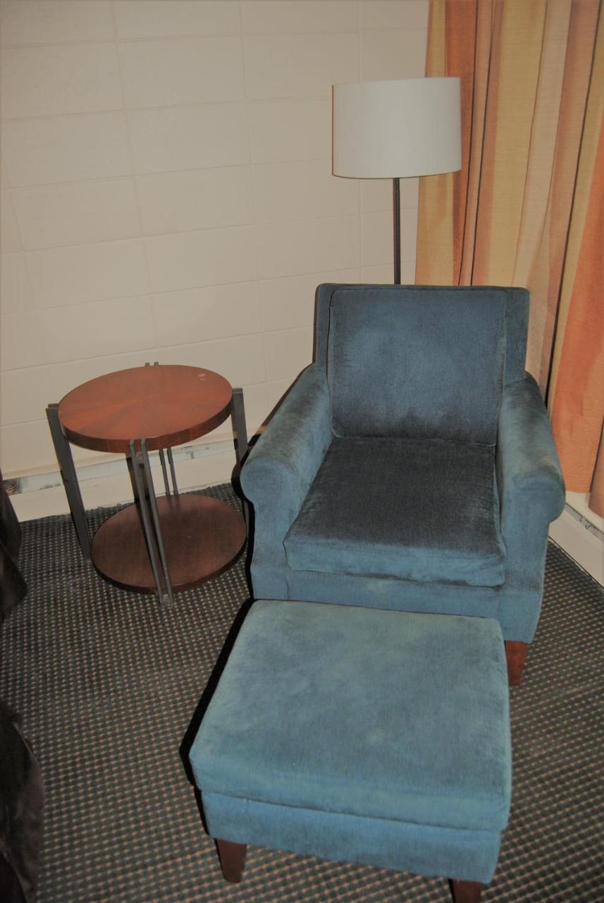Derrick Motel