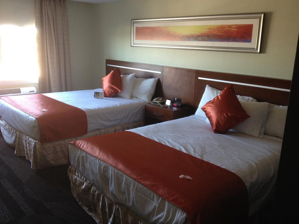 Bedfort Inn & Suites