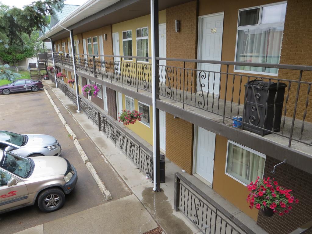 Knights Inn Edmonton South