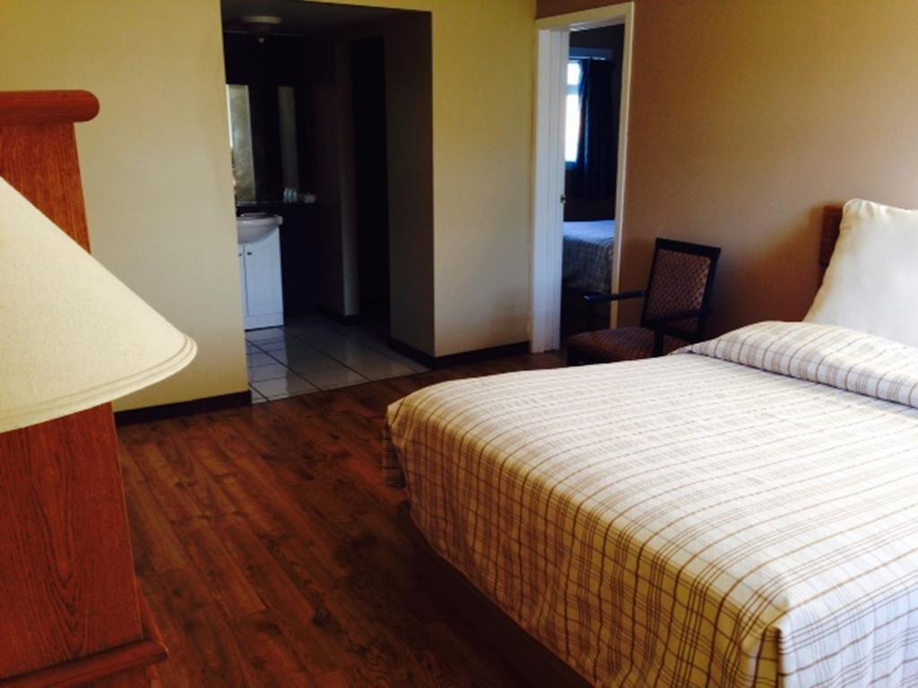 Knights Inn Edmonton South