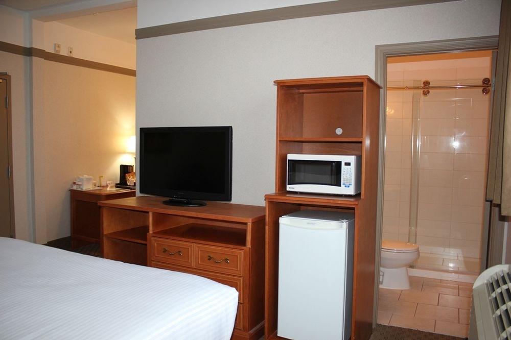 Ramada by Wyndham Edmonton South