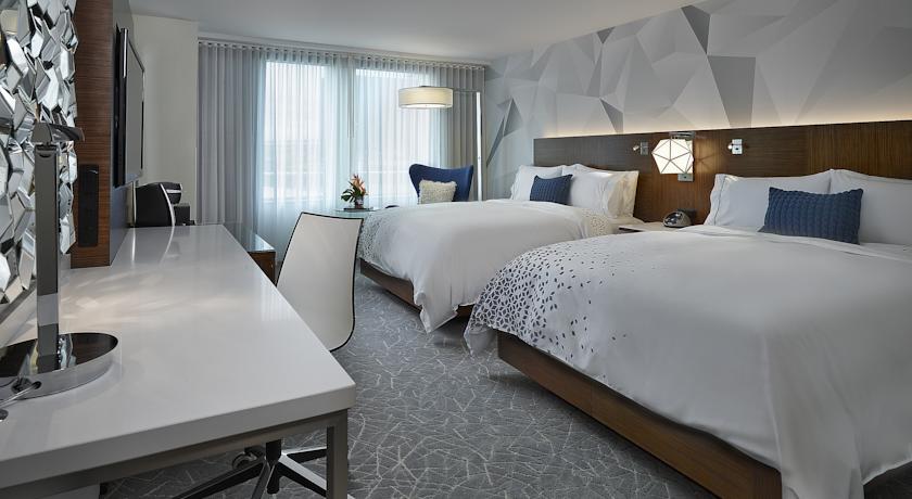 Renaissance Edmonton Airport Hotel