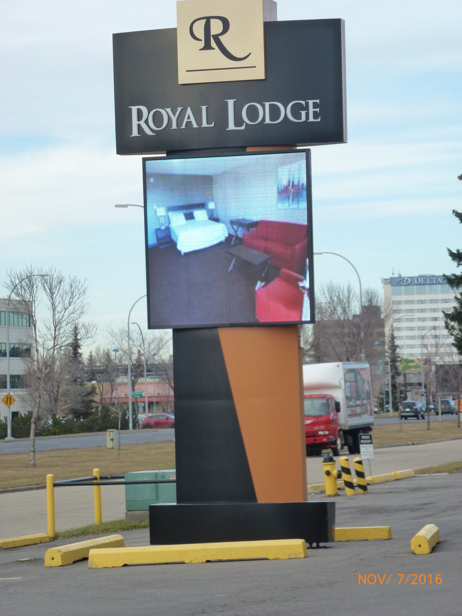 Royal Lodge Motel