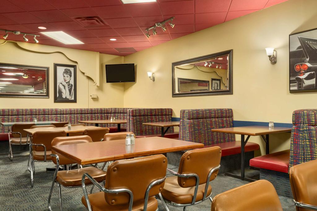Travelodge by Wyndham Edmonton East