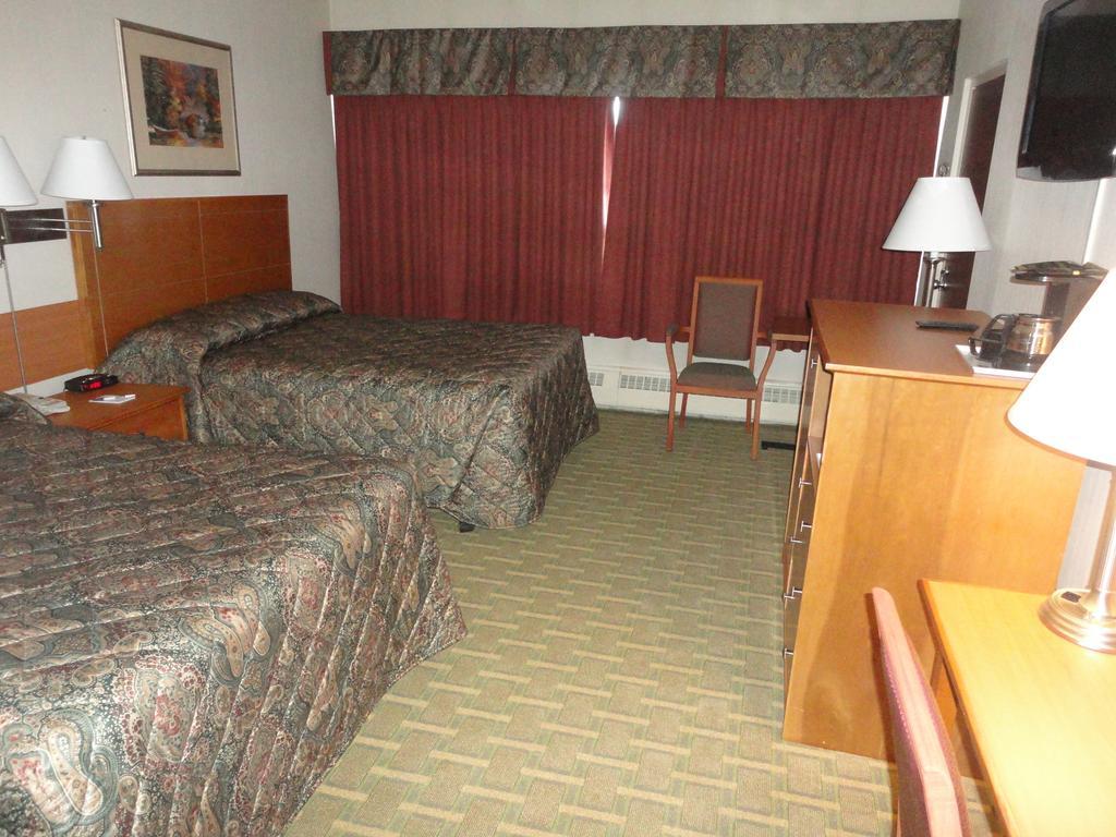 Travelodge by Wyndham Edmonton East