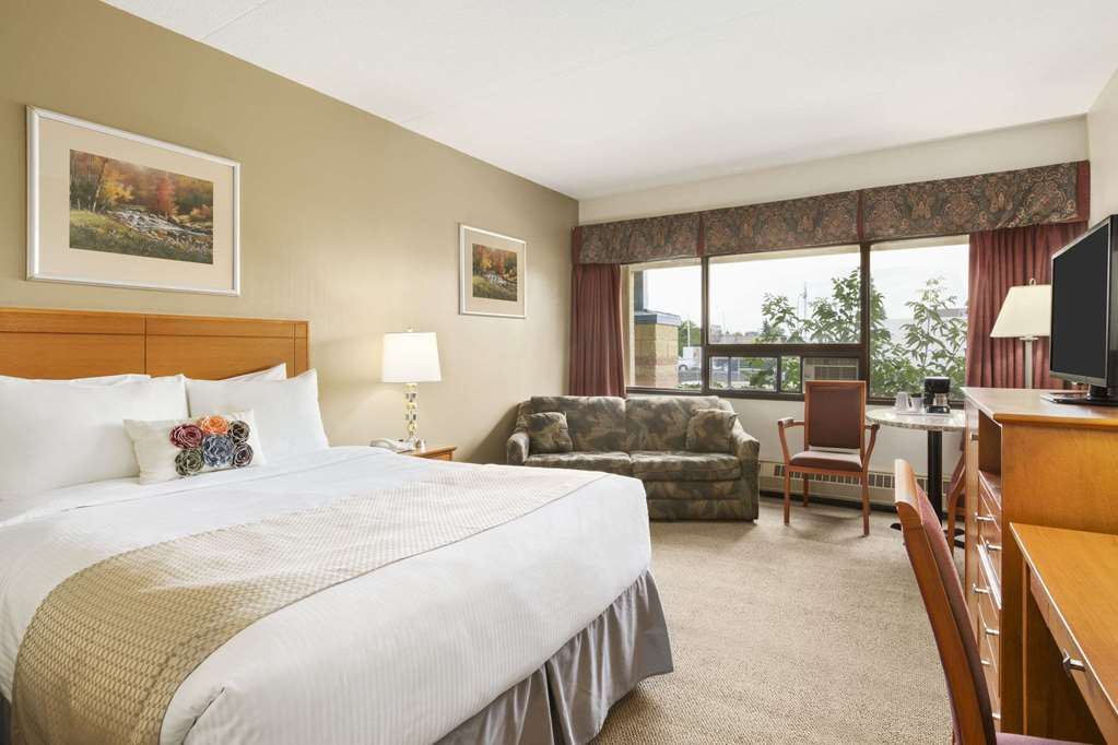 Travelodge by Wyndham Edmonton East