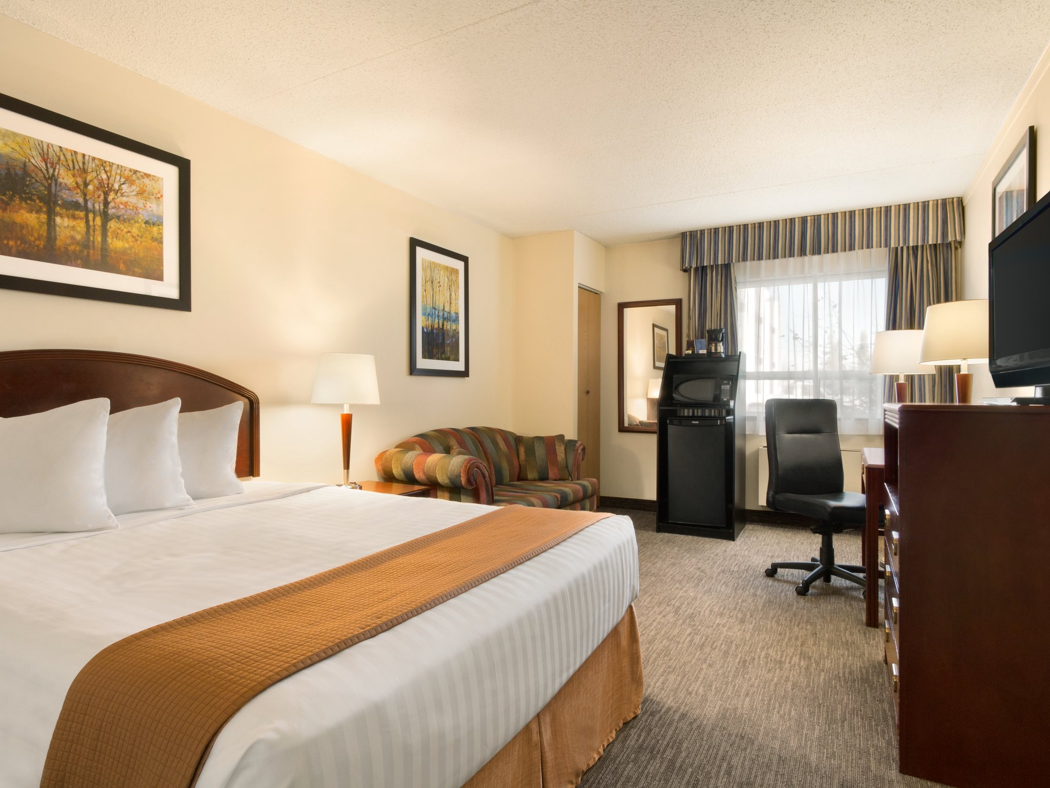 Travelodge by Wyndham Edmonton South