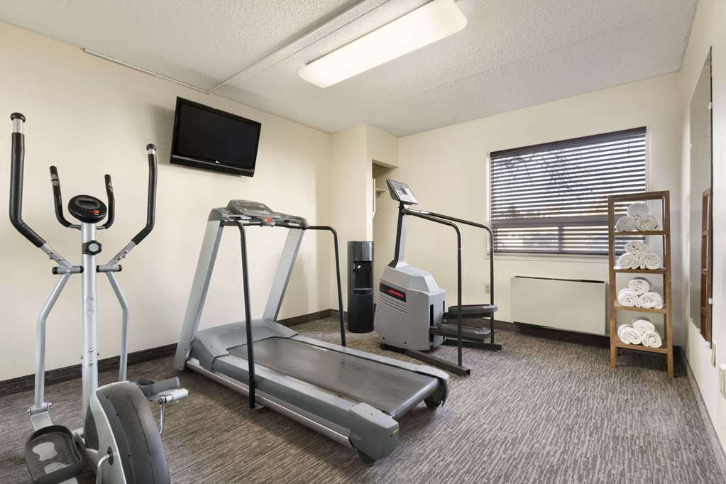 Travelodge by Wyndham Edmonton South