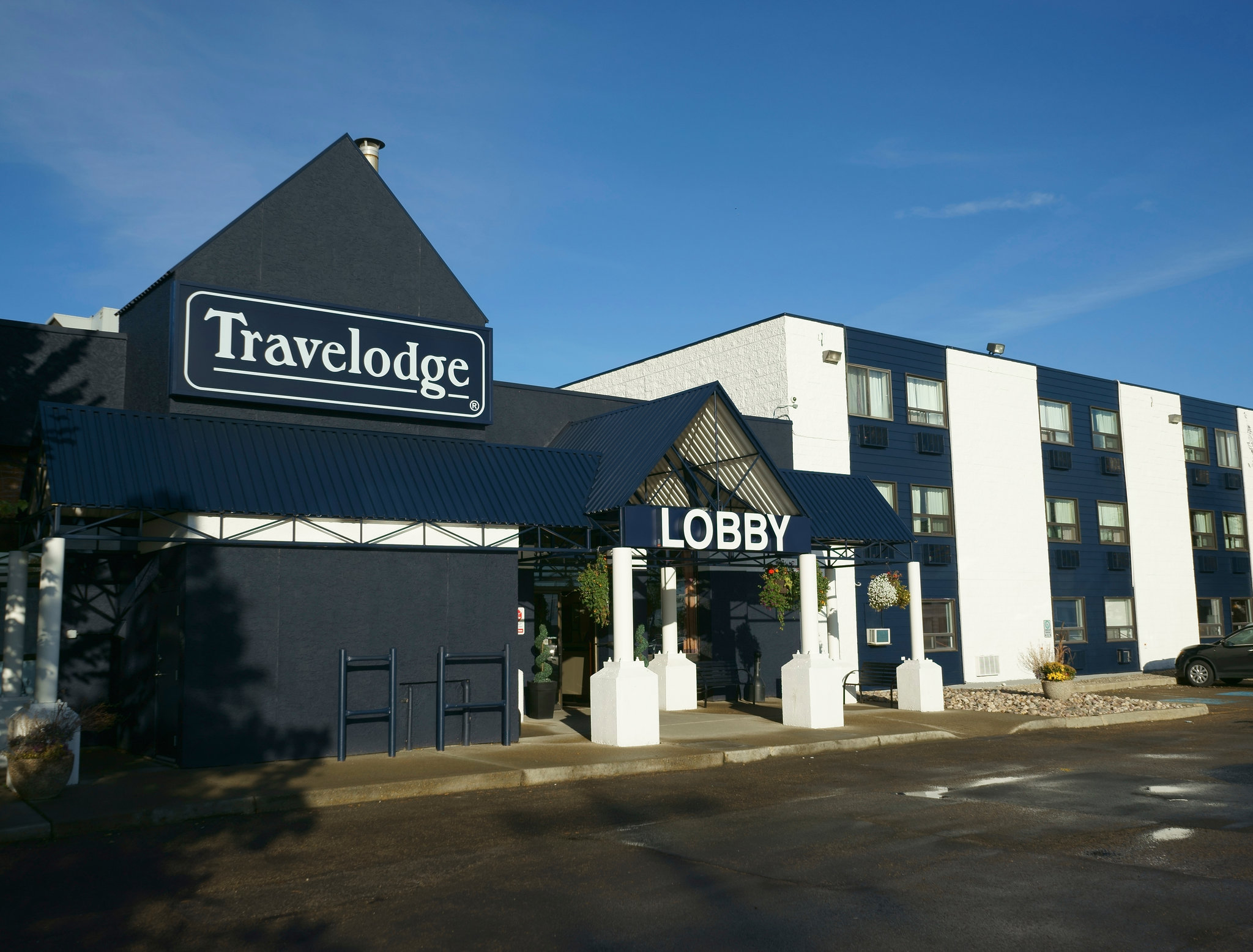 Travelodge by Wyndham Edmonton South