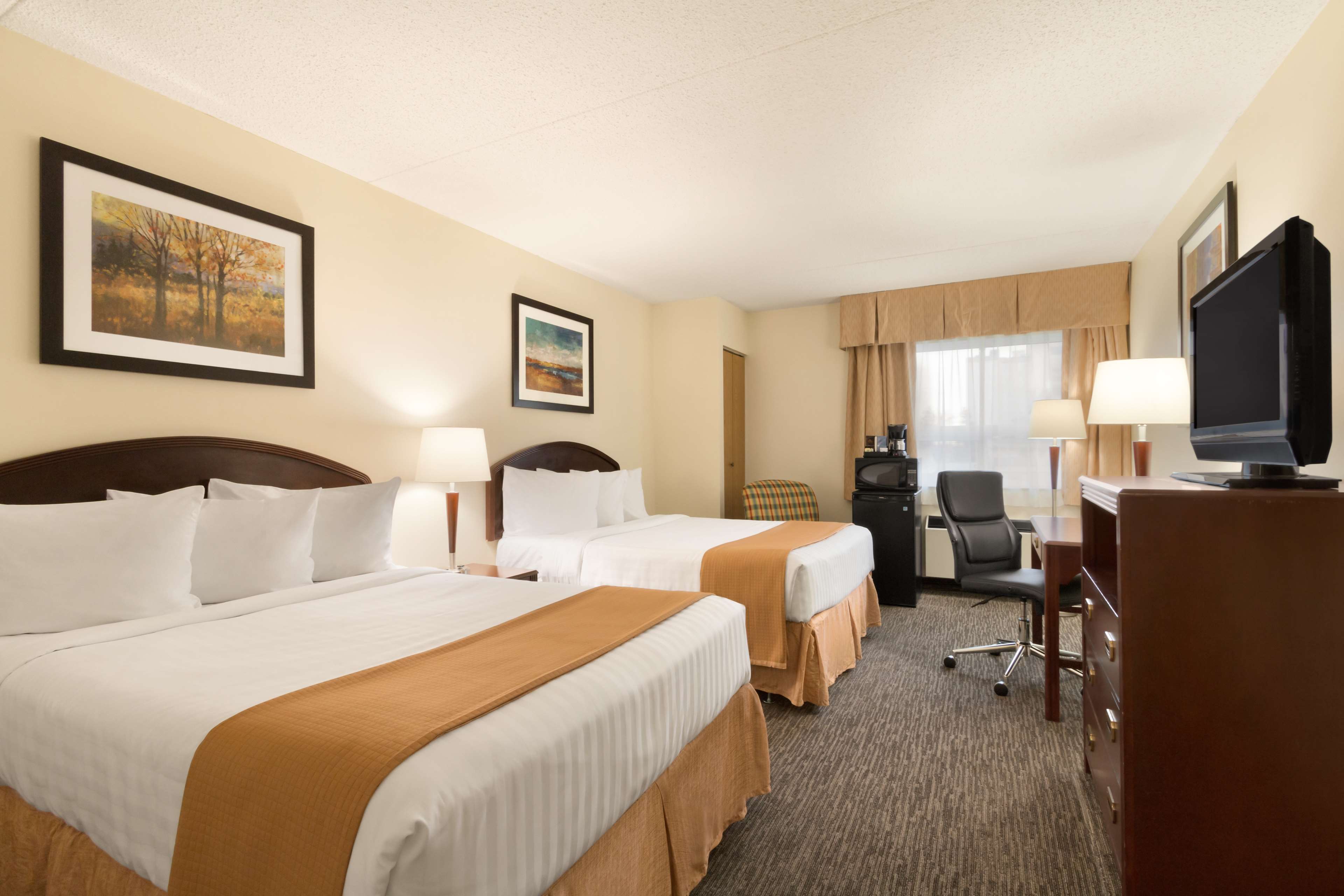 Travelodge by Wyndham Edmonton South