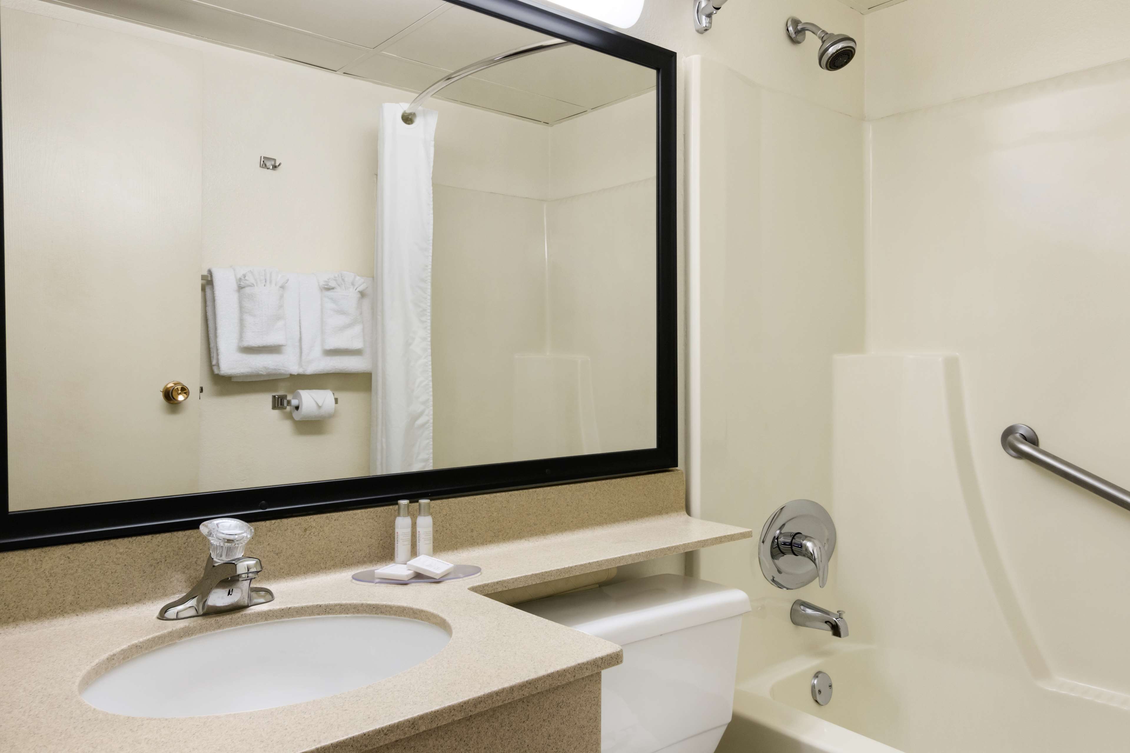 Travelodge by Wyndham Edmonton South
