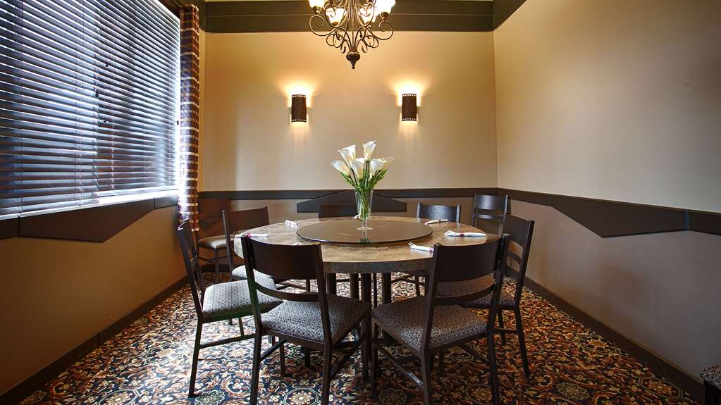 Best Western High Road Inn