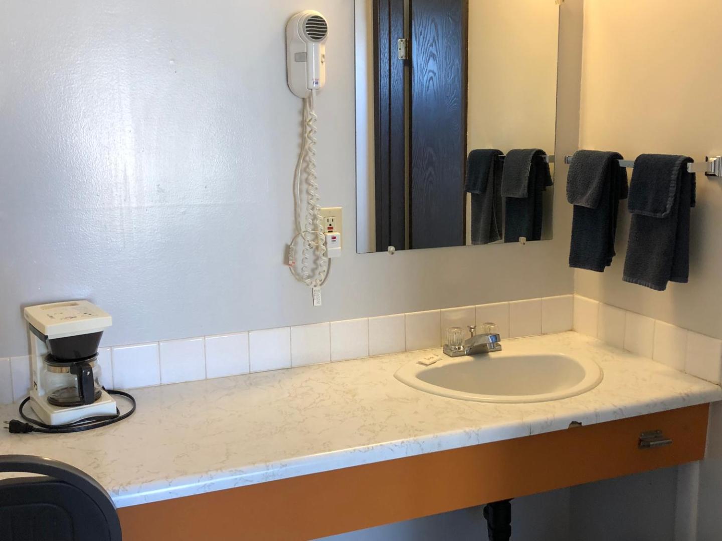 Howard Johnson by Wyndham Edson