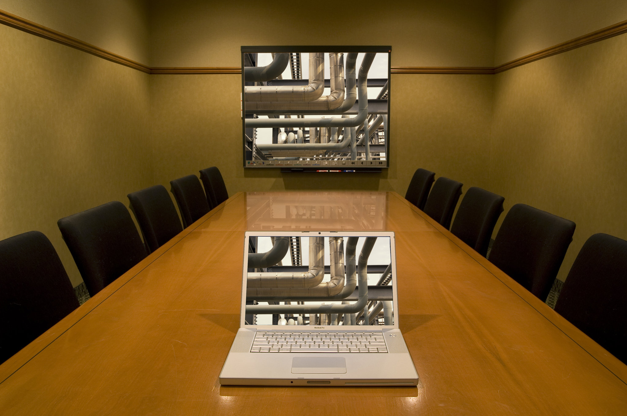 Merit Hotel & Suites