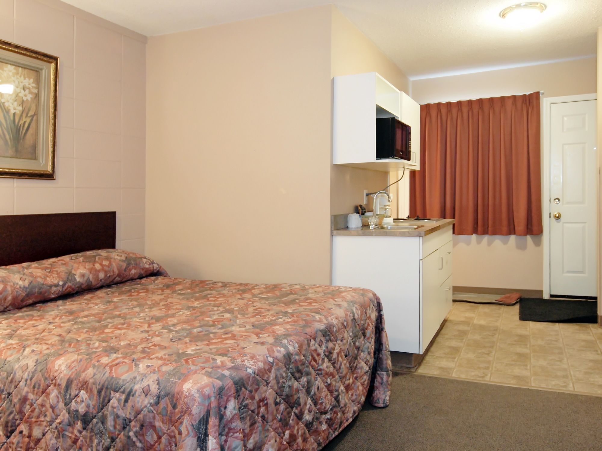 Canadian Motor Inn