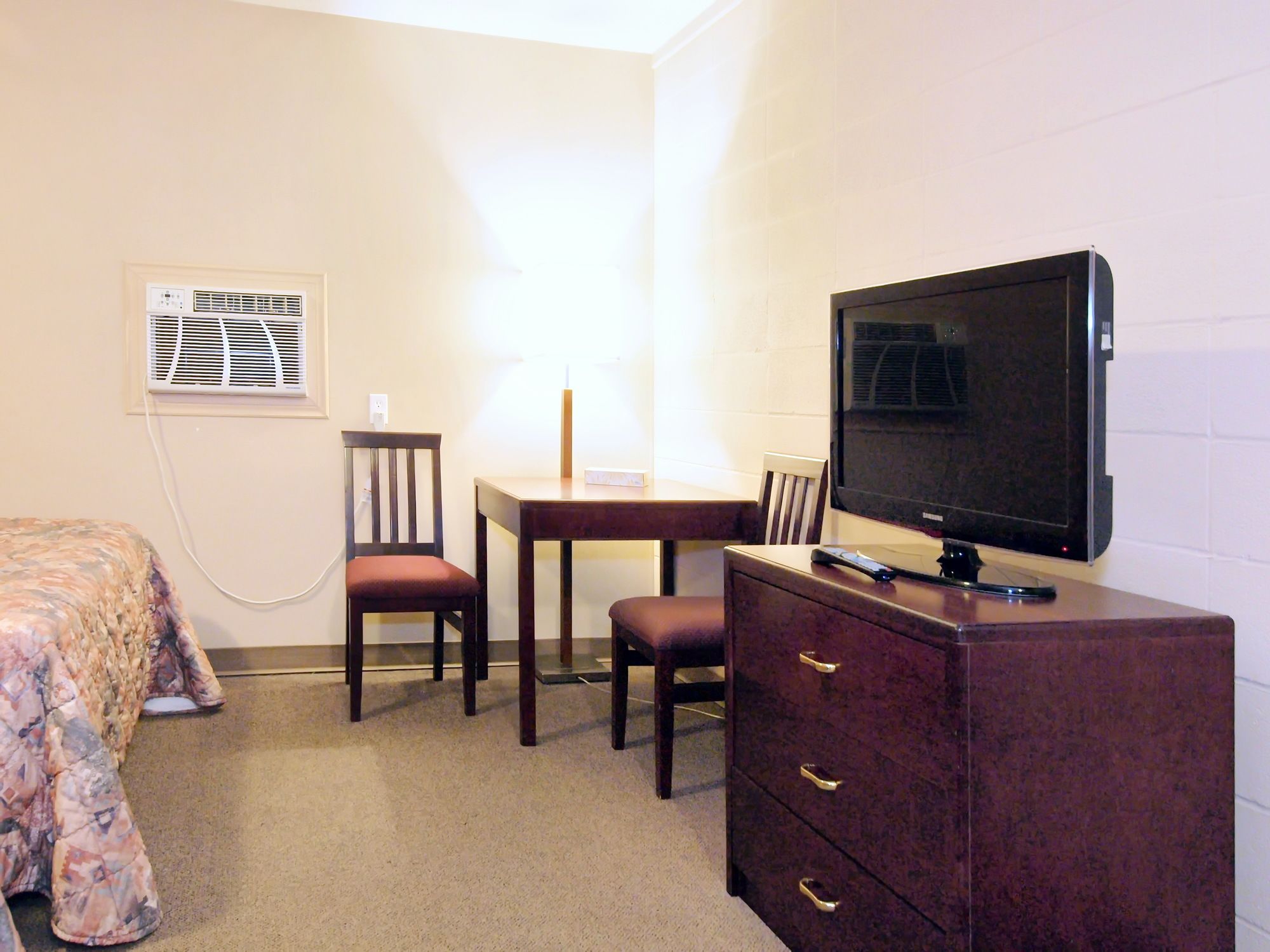 Canadian Motor Inn