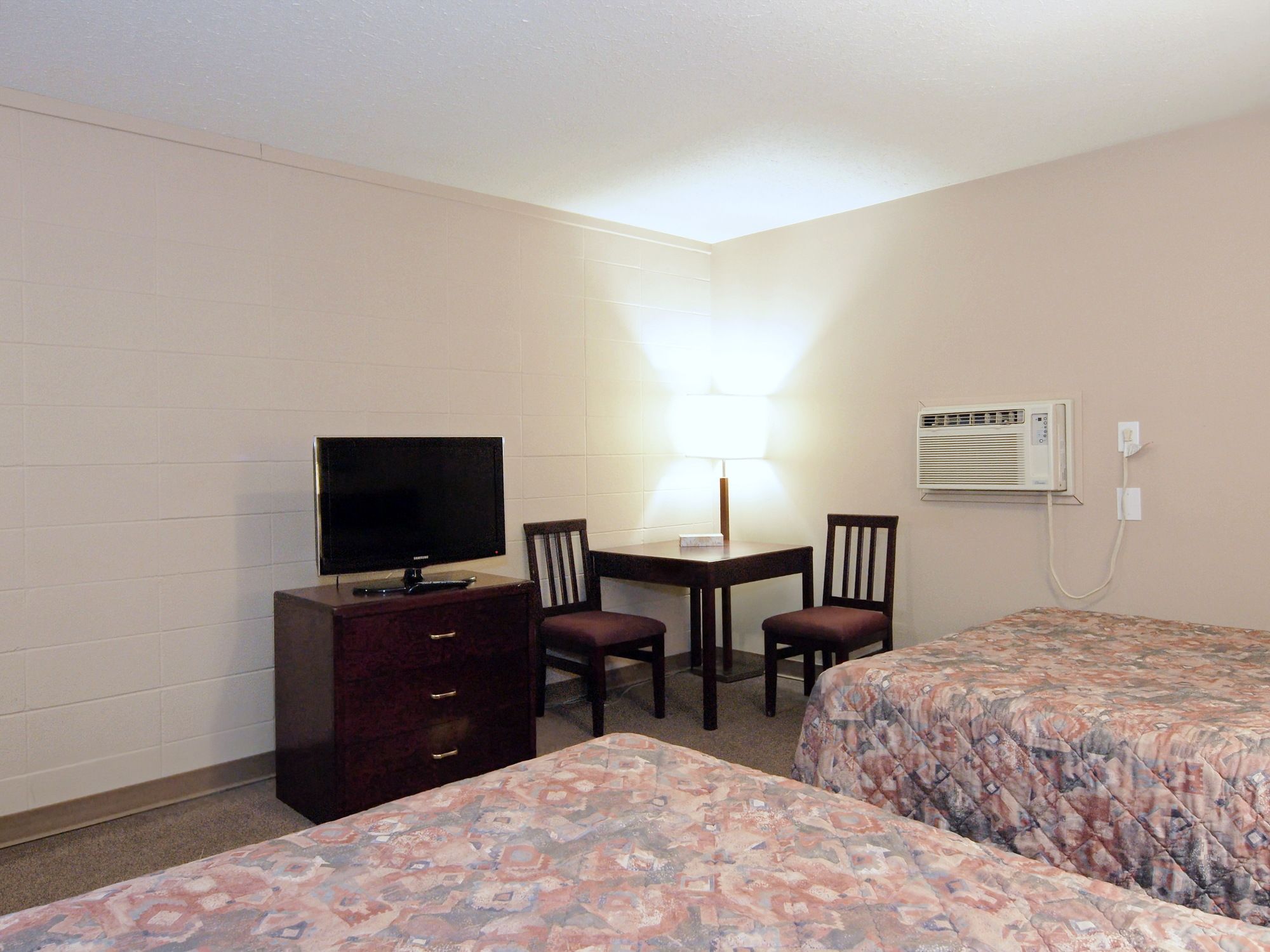 Canadian Motor Inn