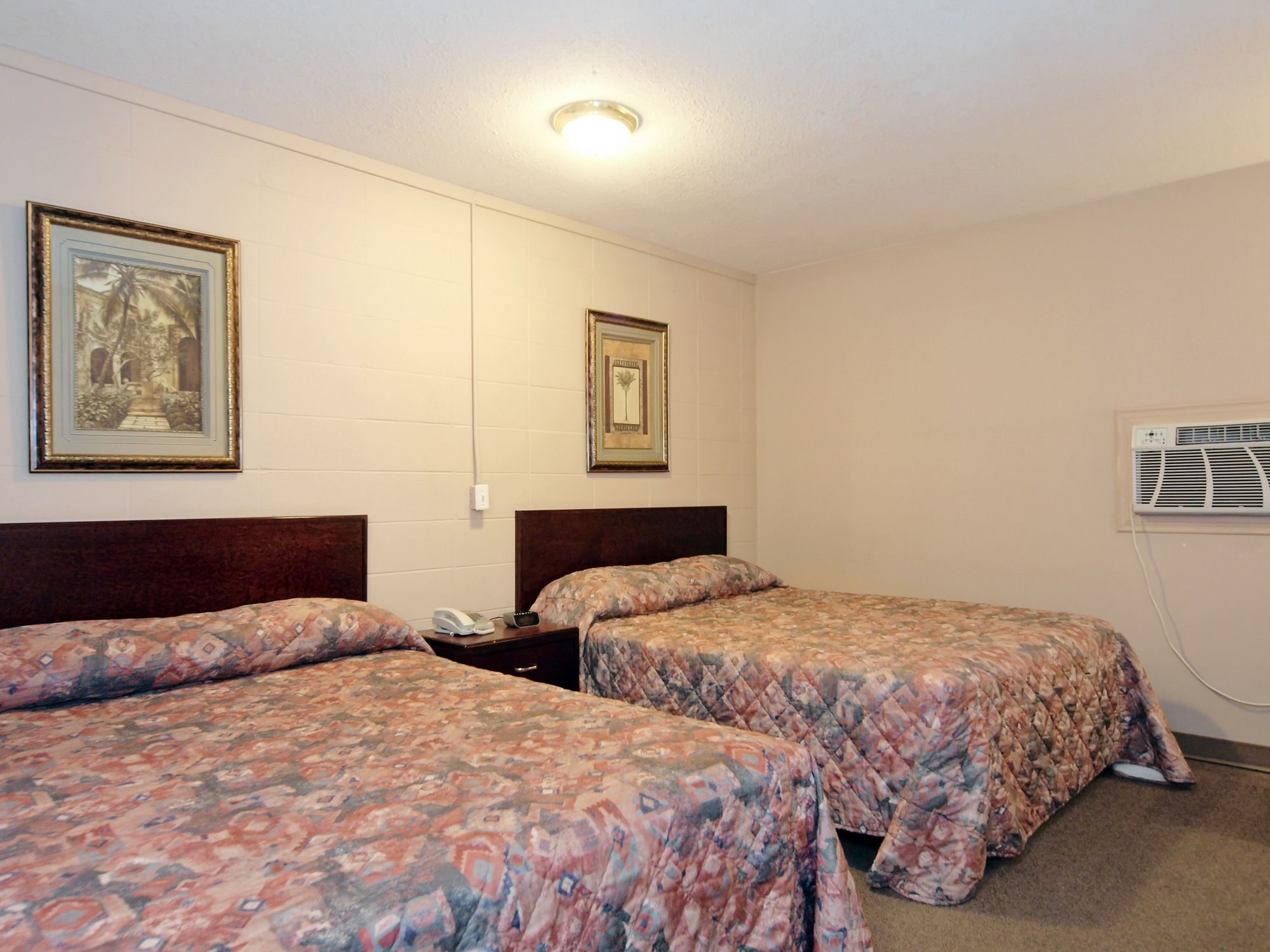 Canadian Motor Inn