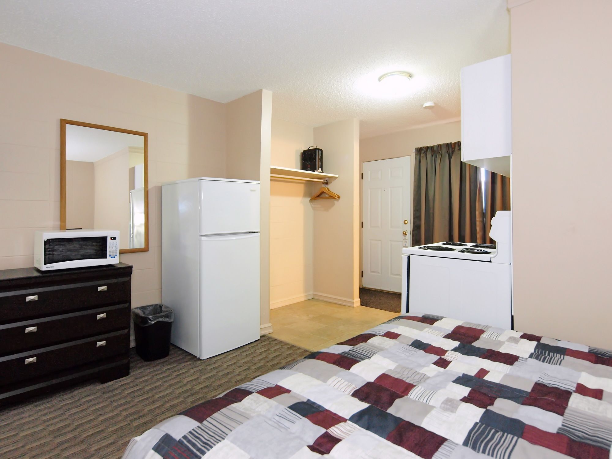 Canadian Motor Inn