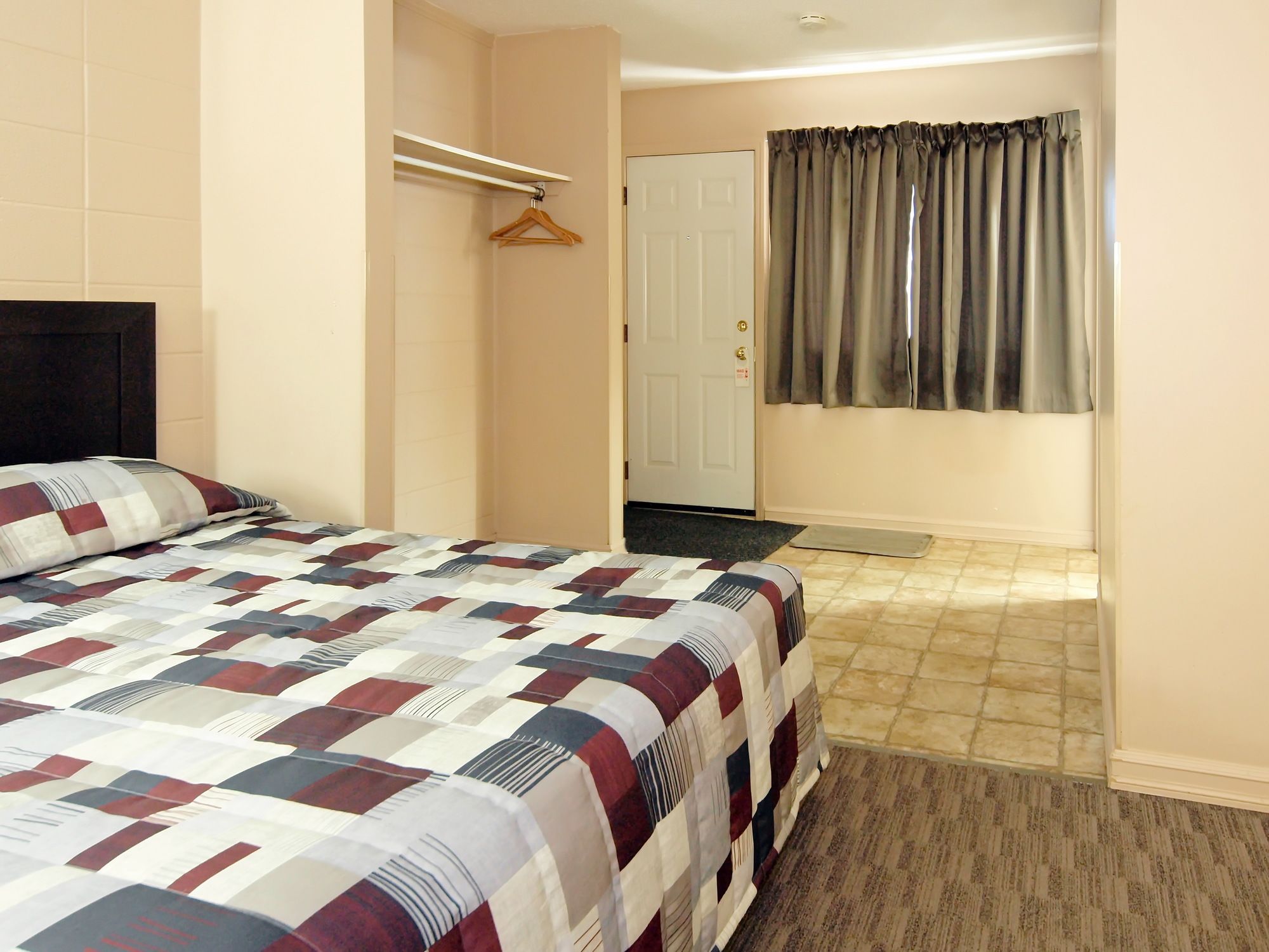 Canadian Motor Inn