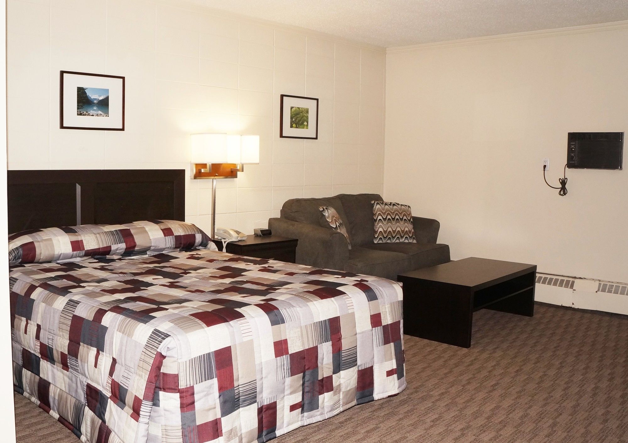 Canadian Motor Inn
