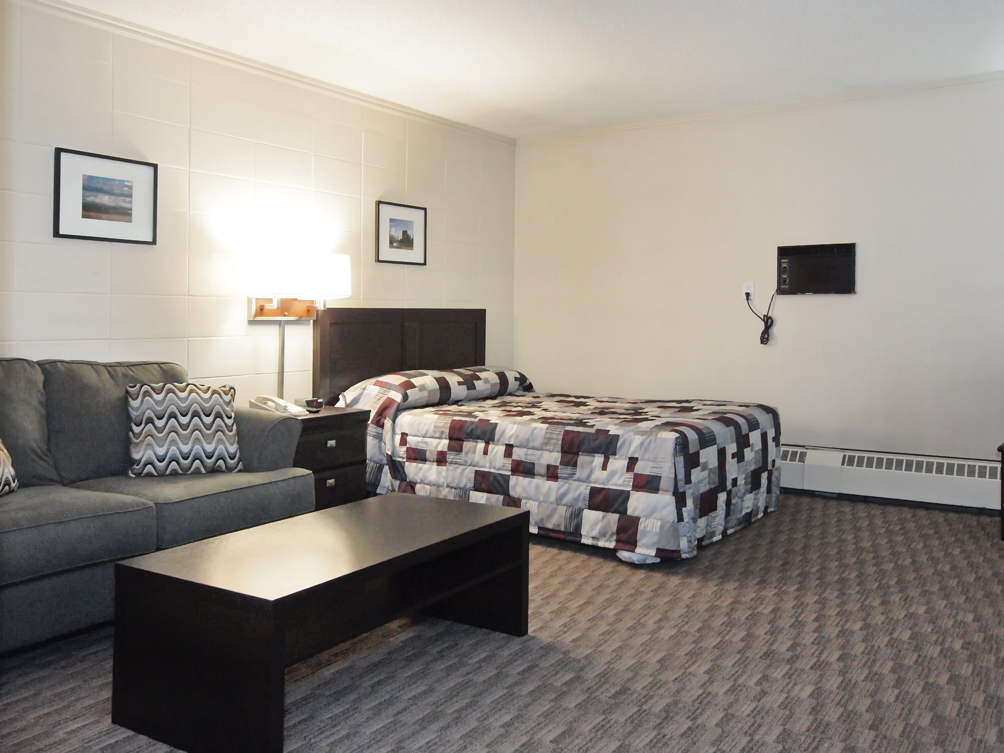 Canadian Motor Inn