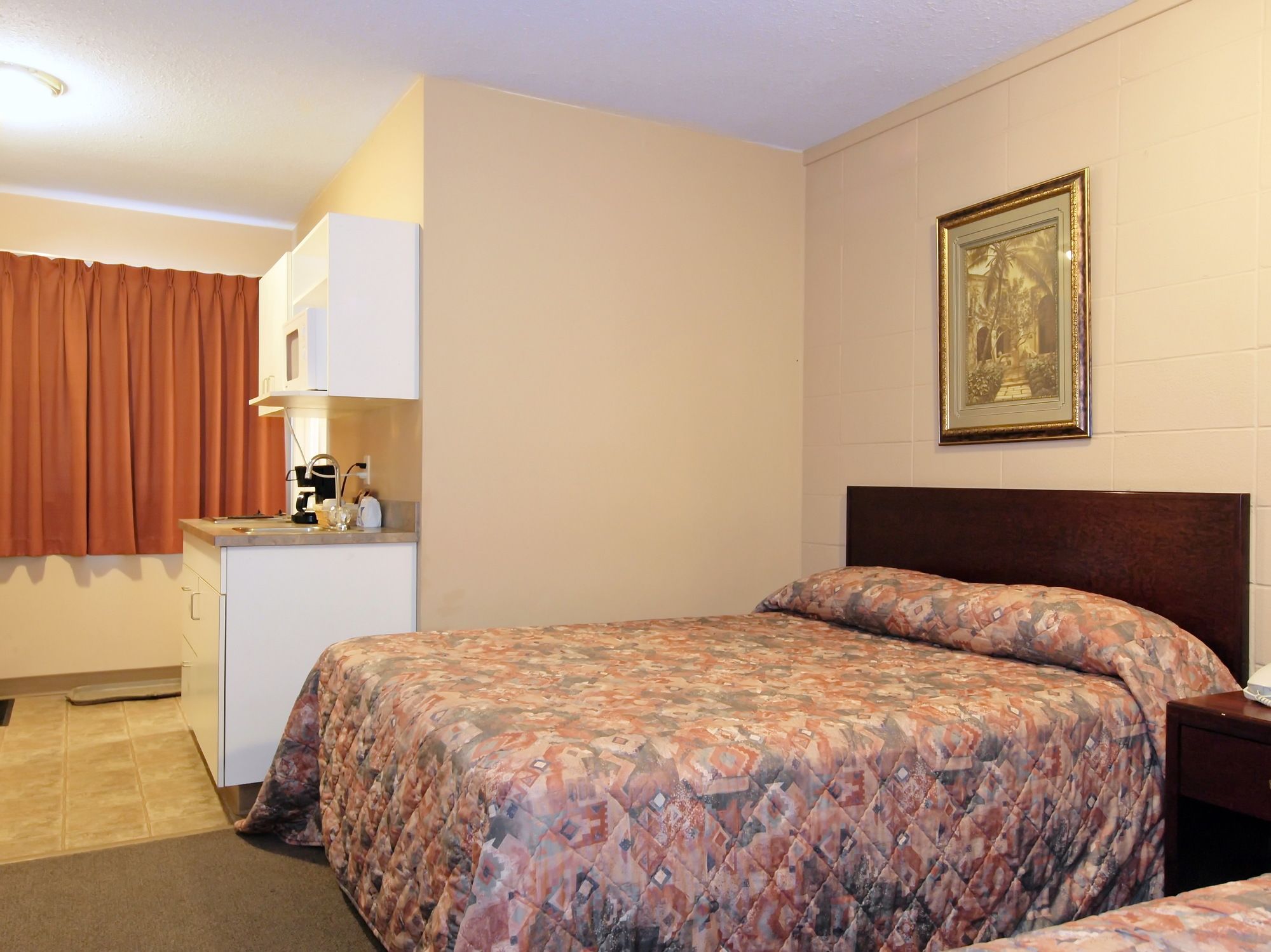 Canadian Motor Inn