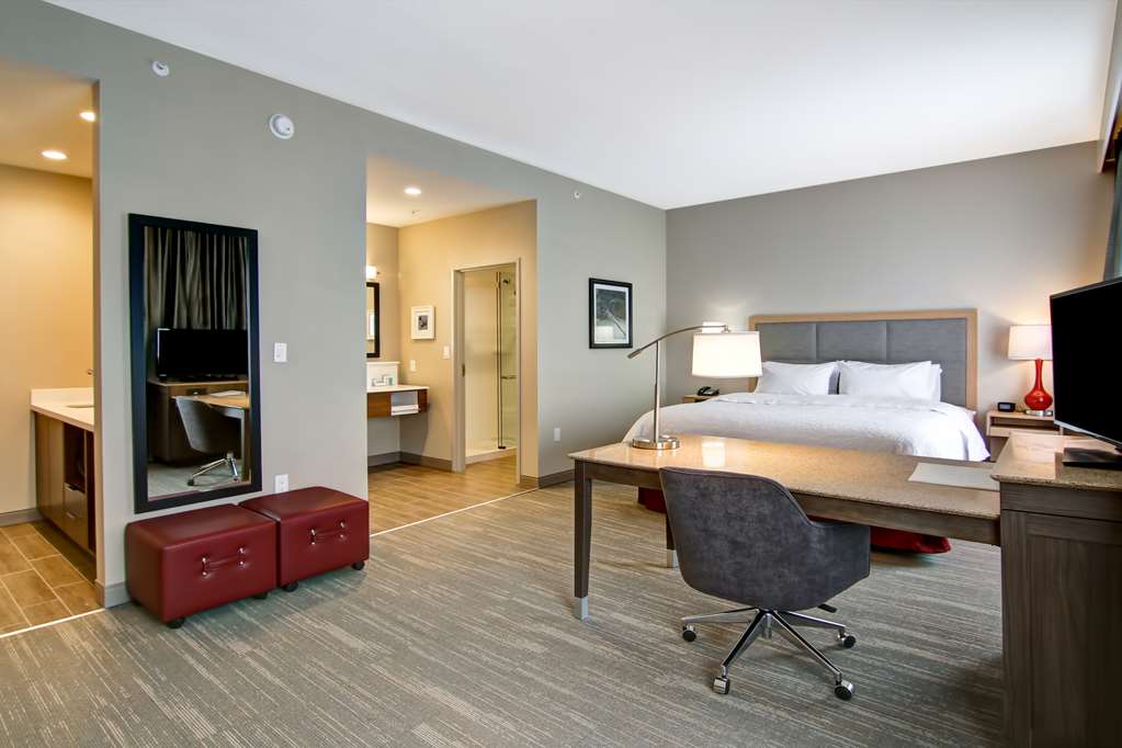 Hampton Inn & Suites-Grande Prairie