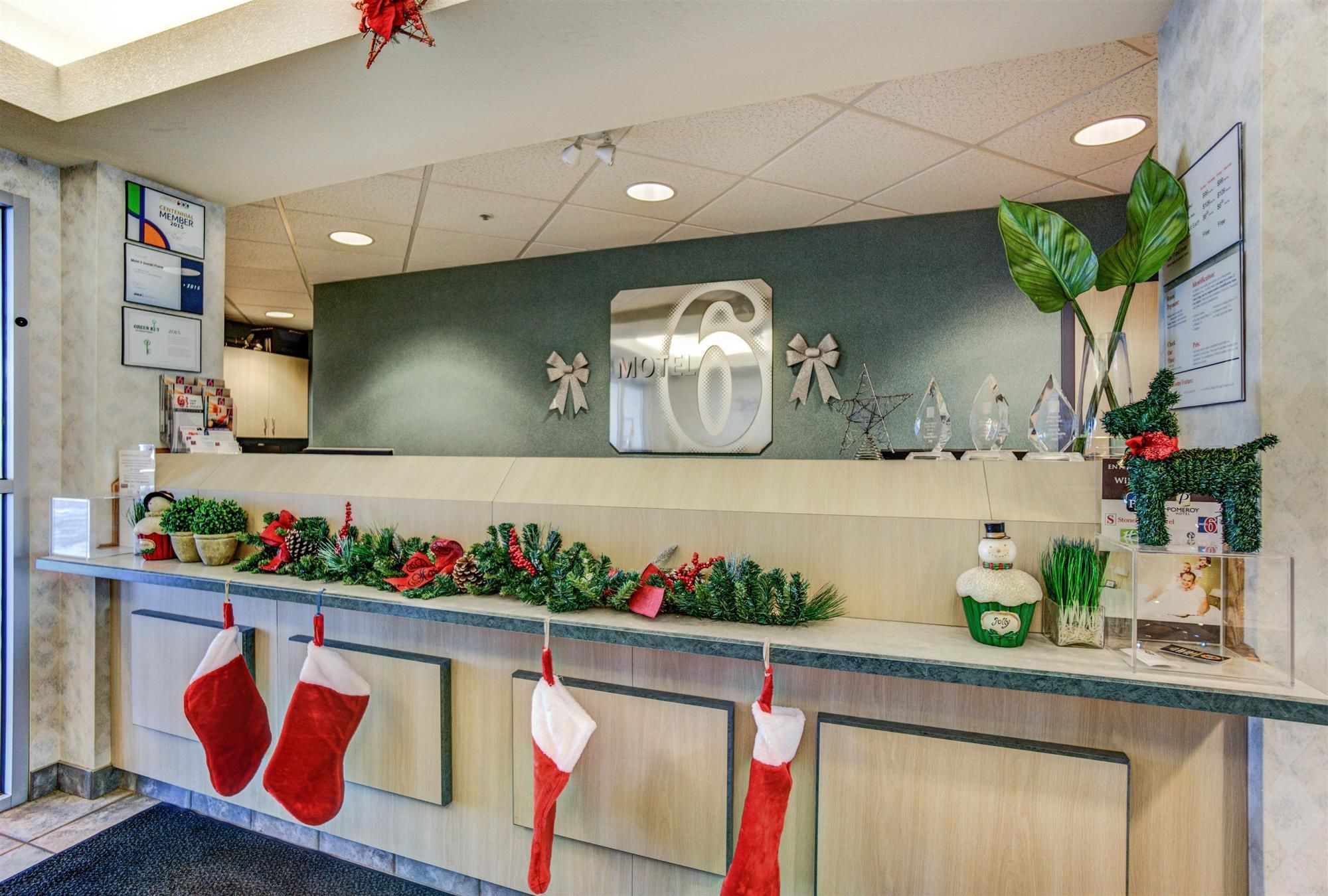 Motel 6 Grande Prairie