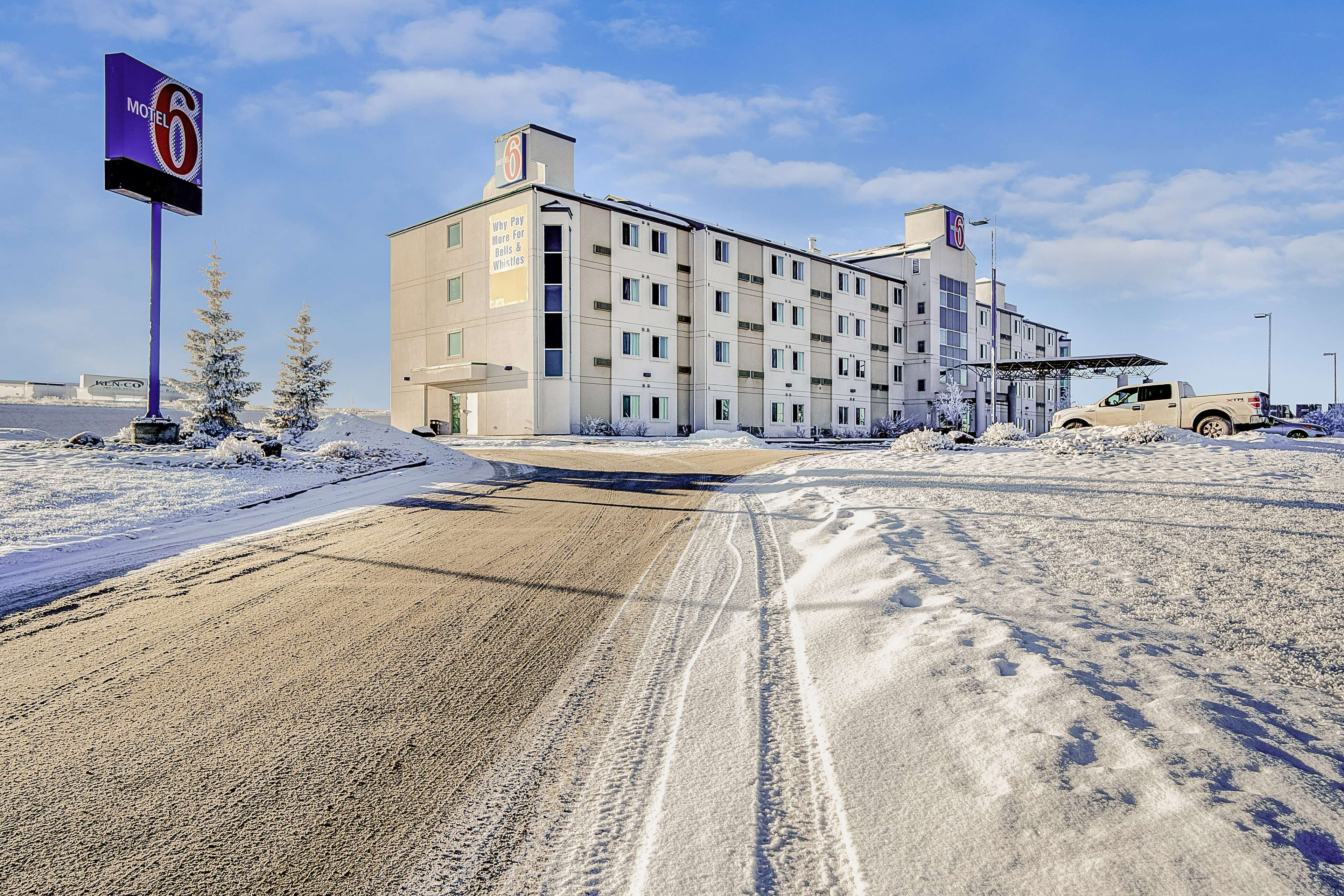 Motel 6 Grande Prairie