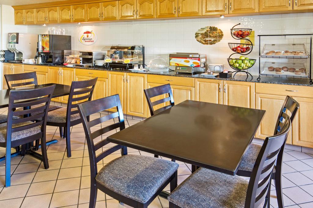 Super 8 by Wyndham Grande Prairie