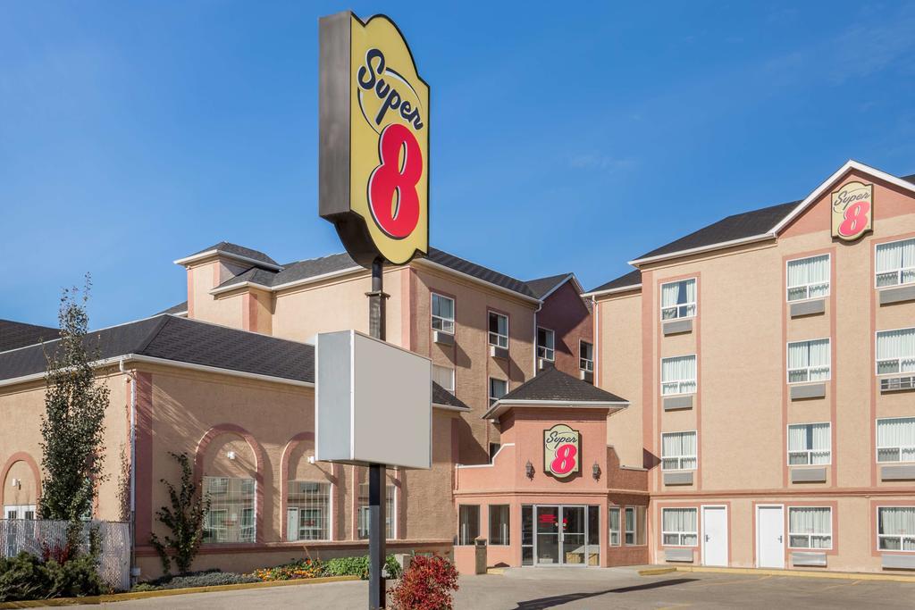 Super 8 by Wyndham Grande Prairie