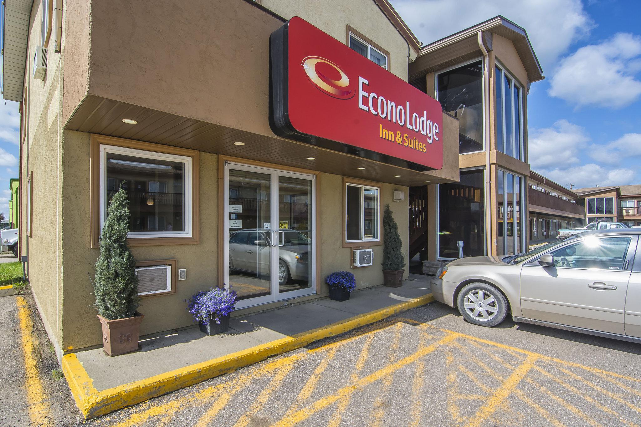 Econo Lodge Inn & Suites