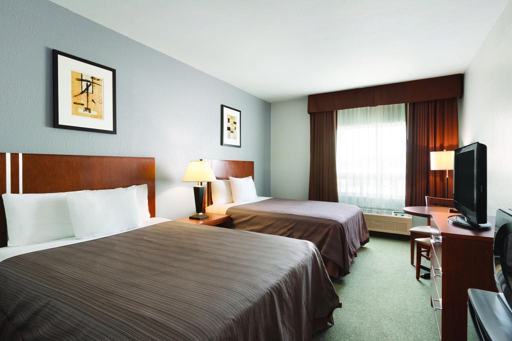High Prairie Inn Hotel & Suites
