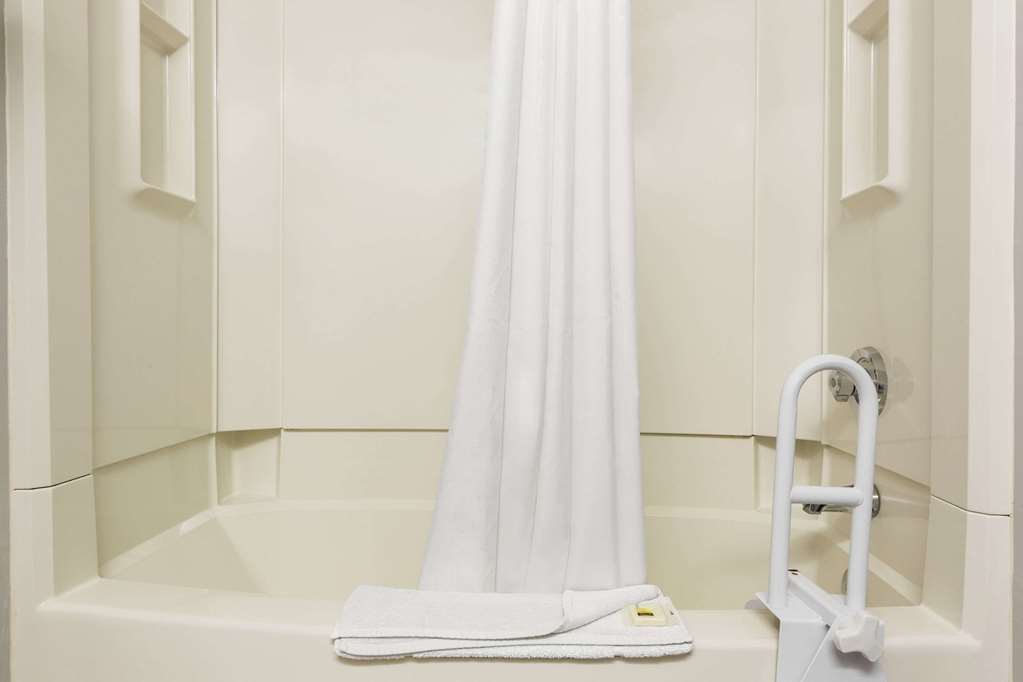 High Prairie Inn Hotel & Suites