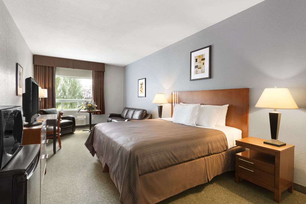 High Prairie Inn Hotel & Suites