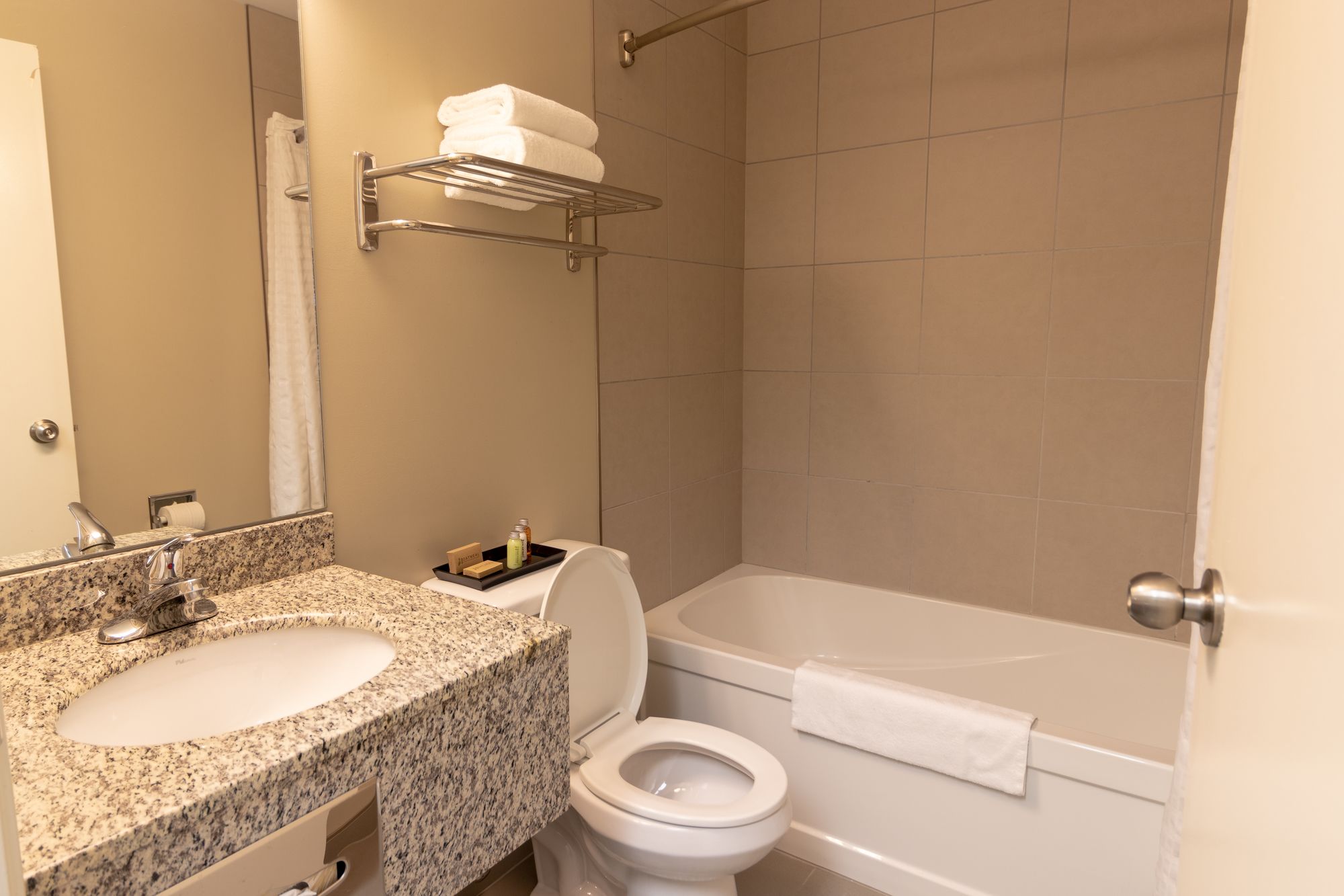 Best Canadian Motor Inn Hinton