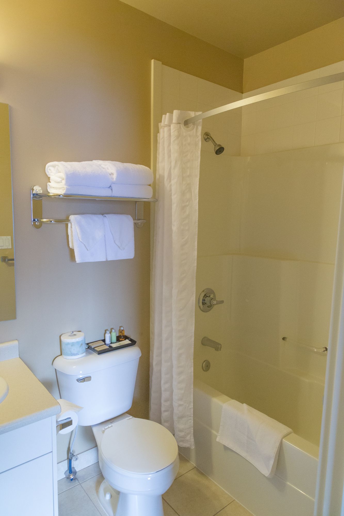 Best Canadian Motor Inn Hinton