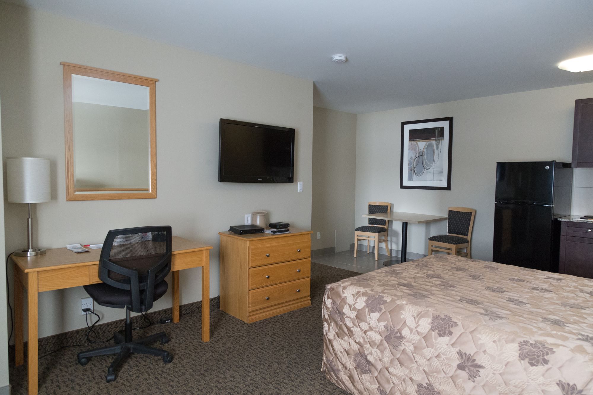 Best Canadian Motor Inn Hinton